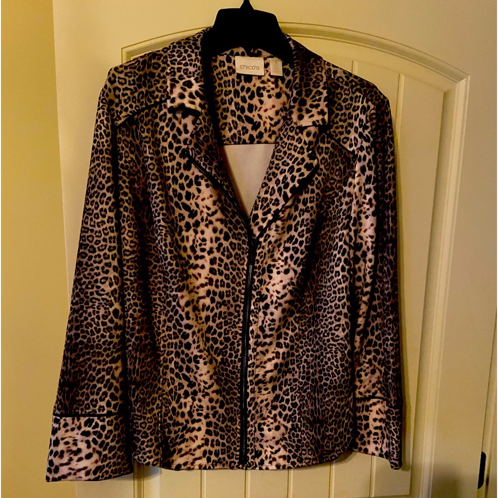 Chico size 3 jacket in leopard skin zipper front